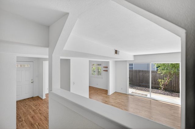 5200 Virginia Way, Sacramento, CA 95822
