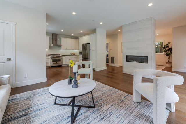 2902 San Juan Boulevard, Belmont, CA 94002