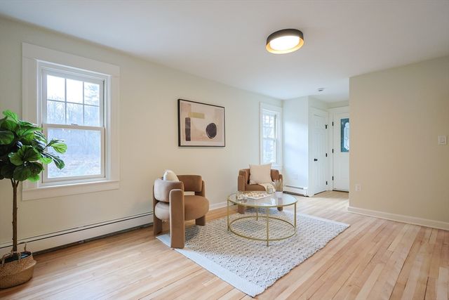 576 Reservoir St., Holden, MA 01520