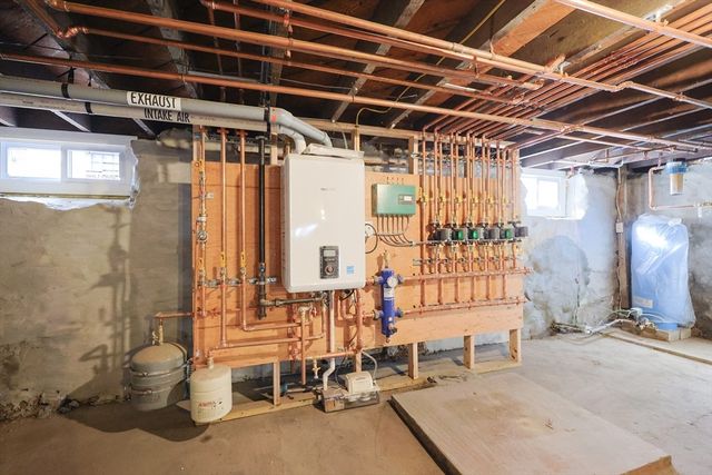 576 Reservoir St., Holden, MA 01520