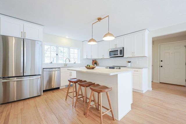 576 Reservoir St., Holden, MA 01520