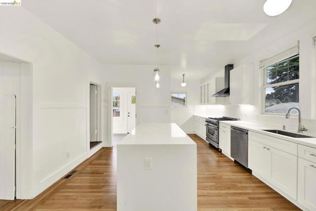 1043 47Th St, Emeryville, CA 94608