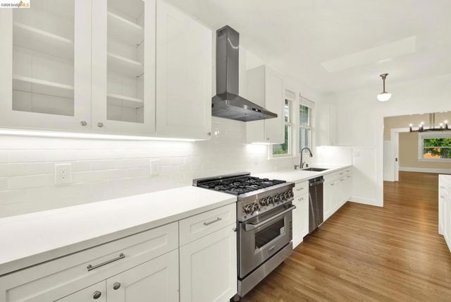 1043 47Th St, Emeryville, CA 94608