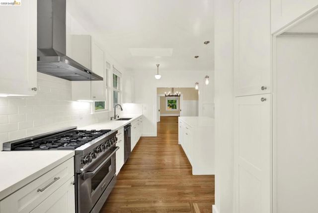 1043 47Th St, Emeryville, CA 94608