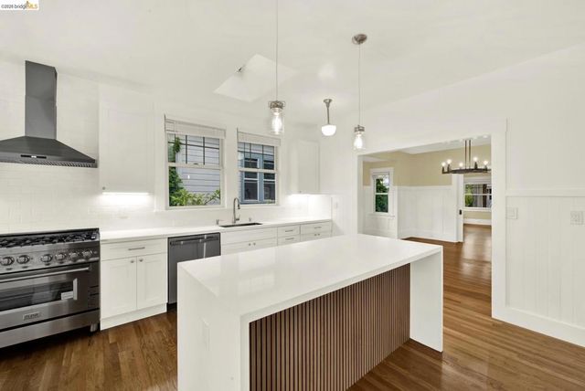 1043 47Th St, Emeryville, CA 94608