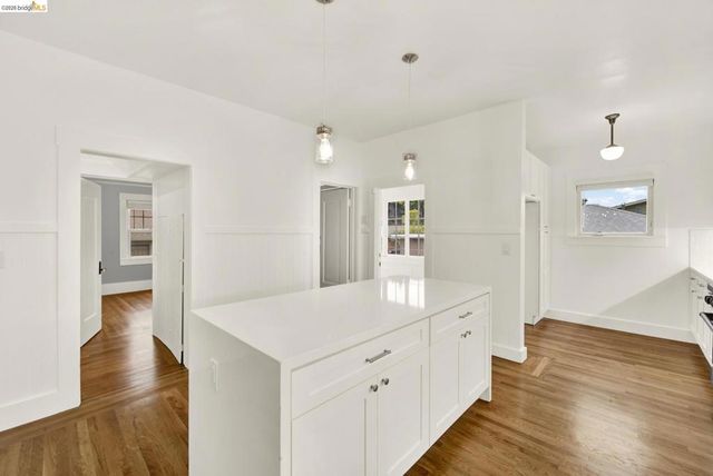 1043 47Th St, Emeryville, CA 94608