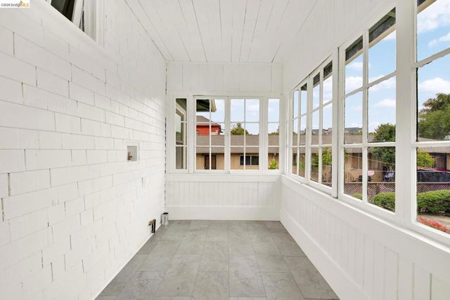 1043 47Th St, Emeryville, CA 94608
