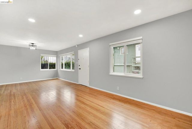 1043 47Th St, Emeryville, CA 94608