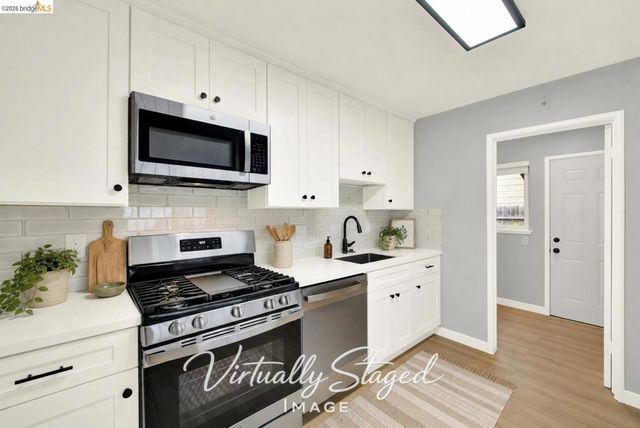 1043 47Th St, Emeryville, CA 94608