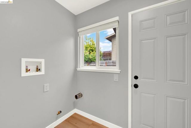 1043 47Th St, Emeryville, CA 94608