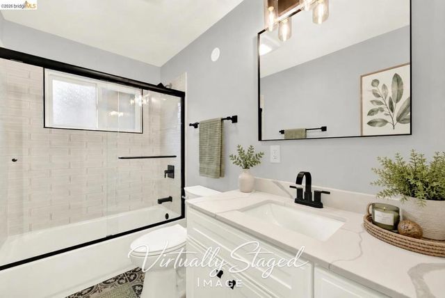1043 47Th St, Emeryville, CA 94608