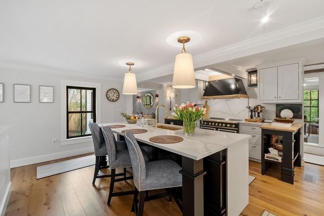 653 Main St, Concord, MA 01742