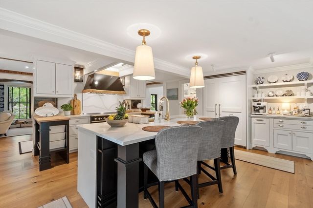 653 Main St, Concord, MA 01742