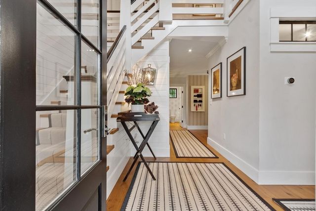 653 Main St, Concord, MA 01742