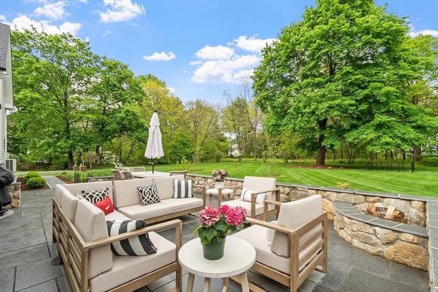 653 Main St, Concord, MA 01742