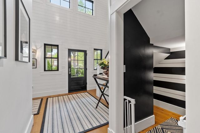 653 Main St, Concord, MA 01742