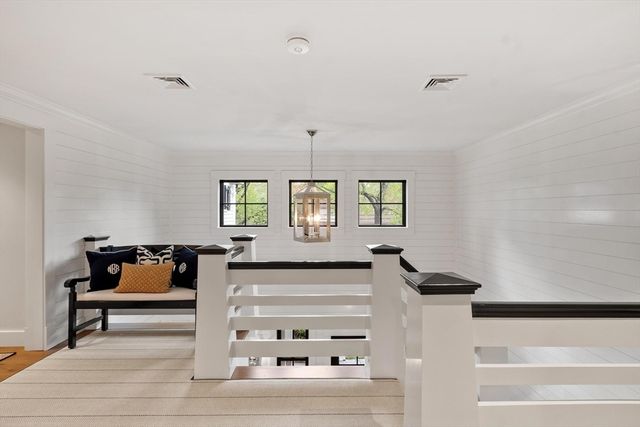 653 Main St, Concord, MA 01742