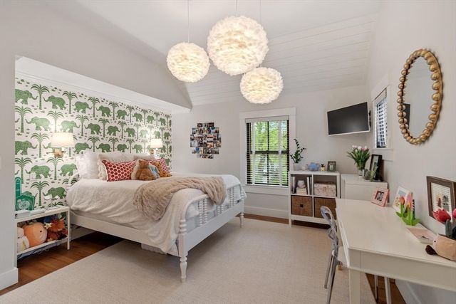 653 Main St, Concord, MA 01742