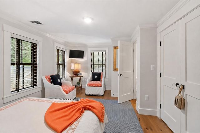 653 Main St, Concord, MA 01742