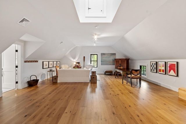 653 Main St, Concord, MA 01742