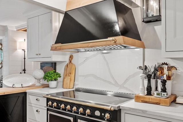 653 Main St, Concord, MA 01742