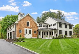 653 Main St, Concord, MA 01742