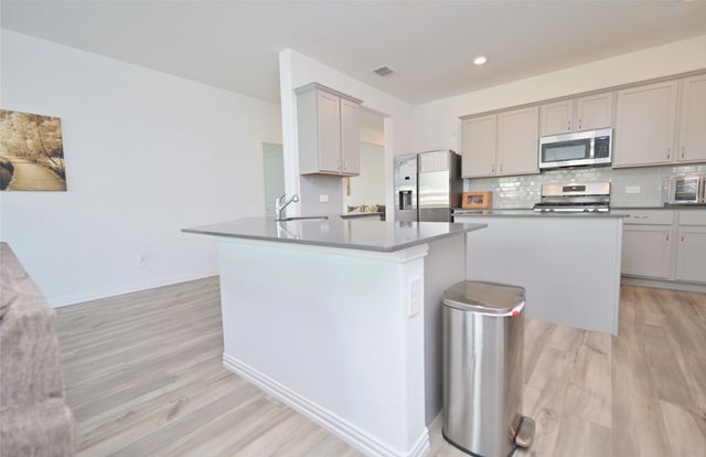 14800 Devils Claw Trail, Fort Worth, TX 76052