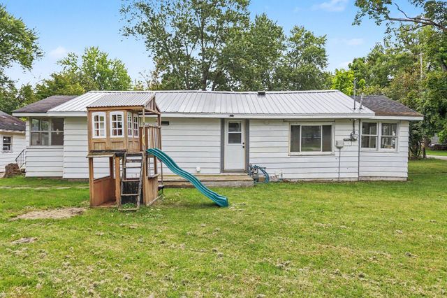210 N 16th Street N, Springfield, MI 49037