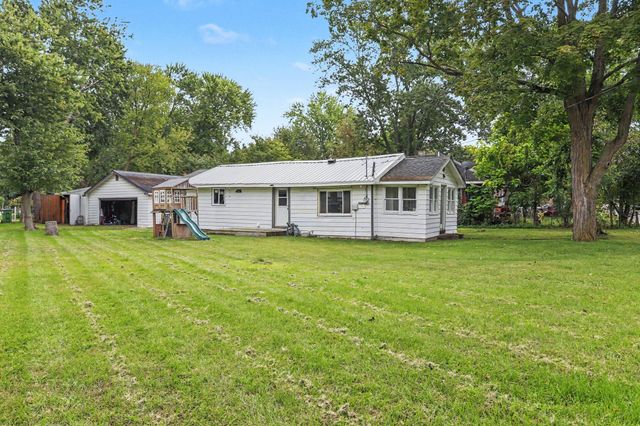 210 N 16th Street N, Springfield, MI 49037