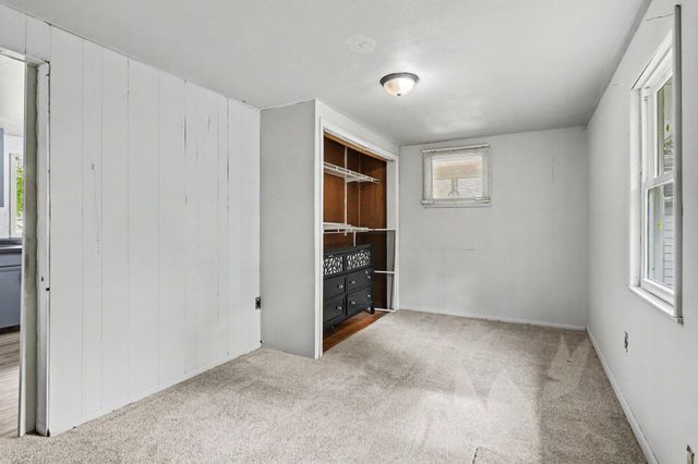 210 N 16th Street N, Springfield, MI 49037