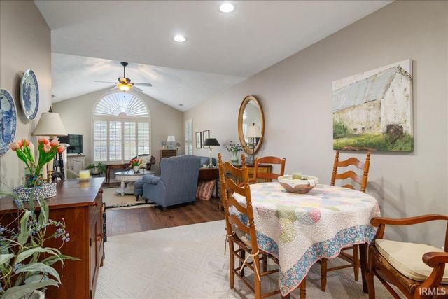 8004 River Park Way, Evansville, IN 47715