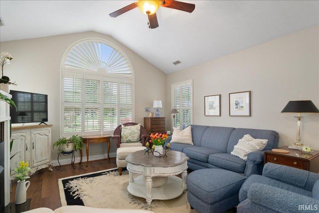 8004 River Park Way, Evansville, IN 47715