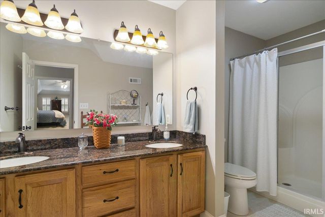 8004 River Park Way, Evansville, IN 47715