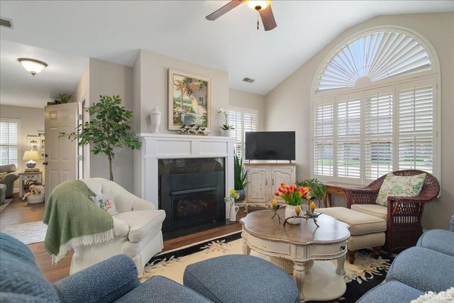 8004 River Park Way, Evansville, IN 47715