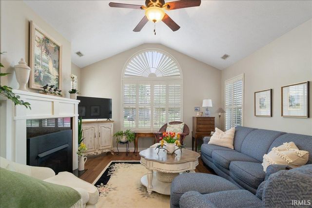 8004 River Park Way, Evansville, IN 47715