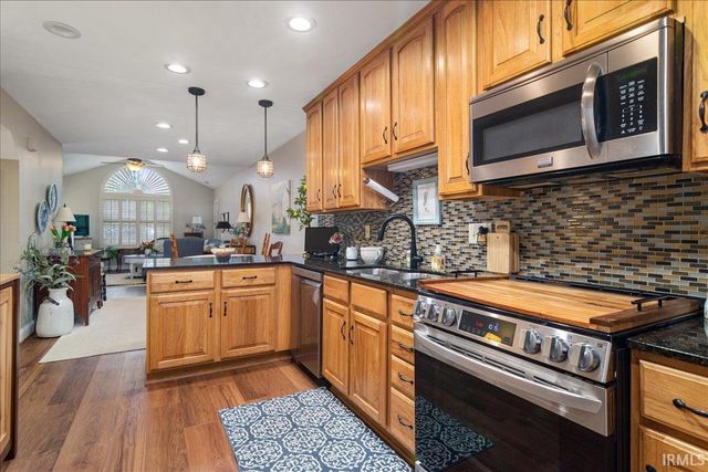 8004 River Park Way, Evansville, IN 47715