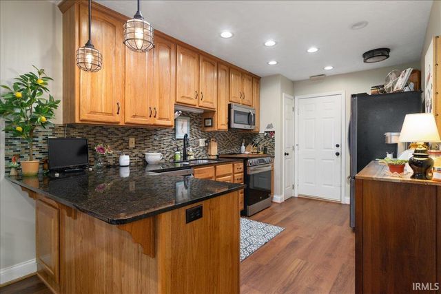8004 River Park Way, Evansville, IN 47715