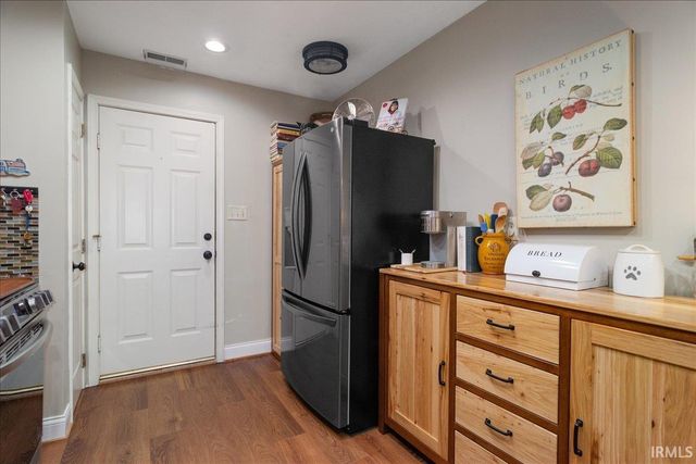 8004 River Park Way, Evansville, IN 47715