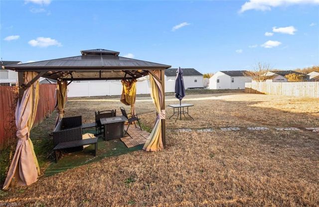 4823 Kingwell Drive, Mcleansville, NC 27301