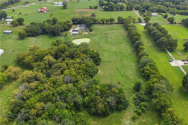 31212 E Webster Road, Grain Valley, MO 64029