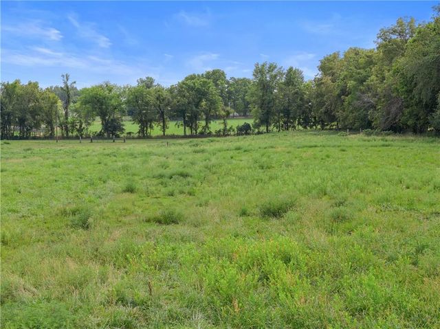 31212 E Webster Road, Grain Valley, MO 64029