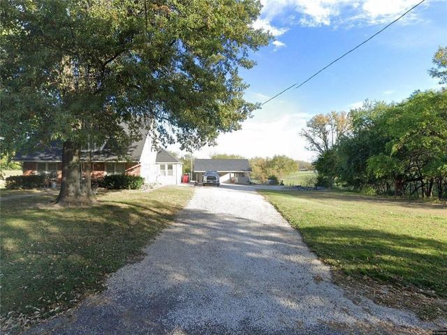 31212 E Webster Road, Grain Valley, MO 64029