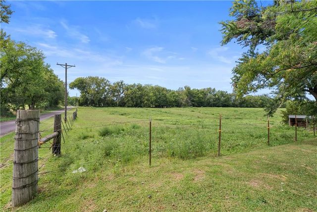 31212 E Webster Road, Grain Valley, MO 64029