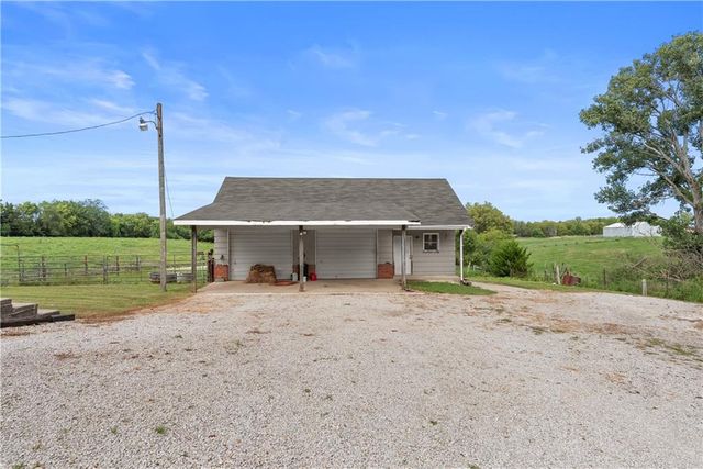 31212 E Webster Road, Grain Valley, MO 64029