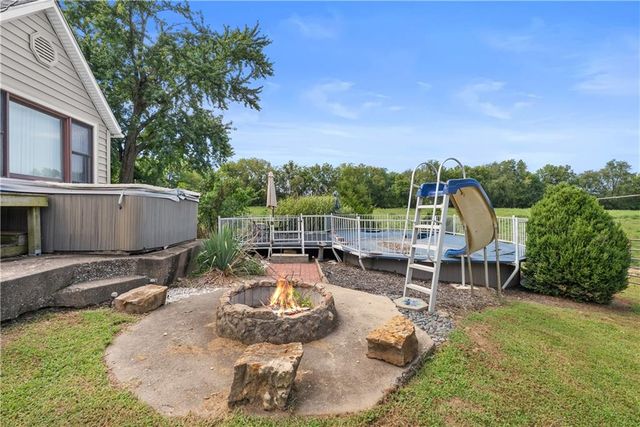 31212 E Webster Road, Grain Valley, MO 64029