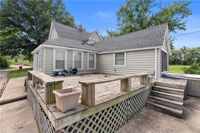 31212 E Webster Road, Grain Valley, MO 64029