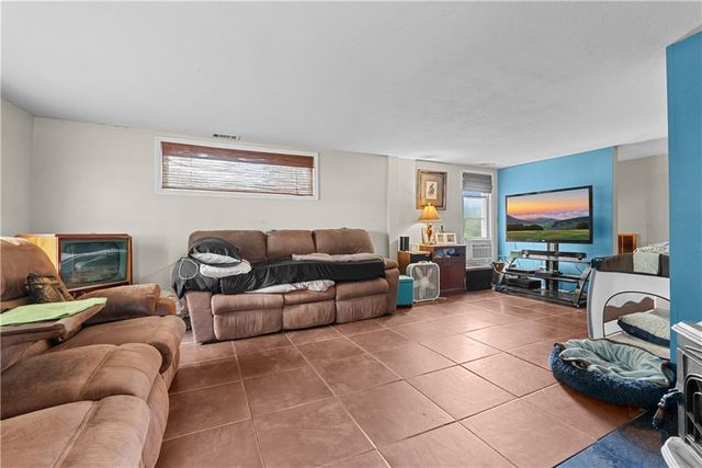31212 E Webster Road, Grain Valley, MO 64029