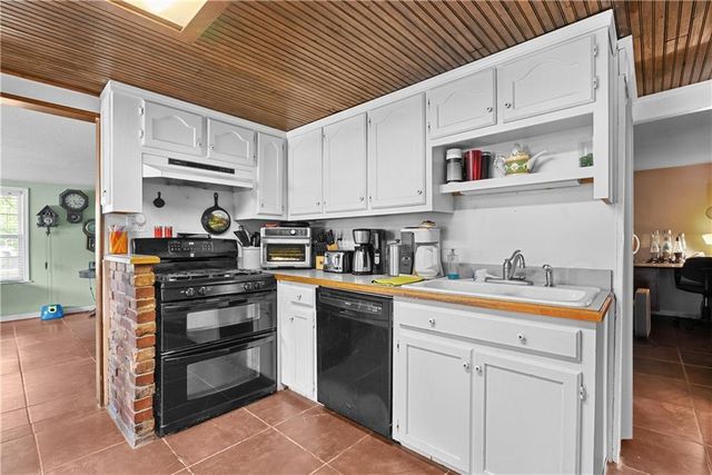 31212 E Webster Road, Grain Valley, MO 64029