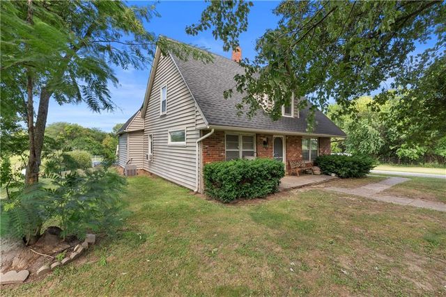 31212 E Webster Road, Grain Valley, MO 64029
