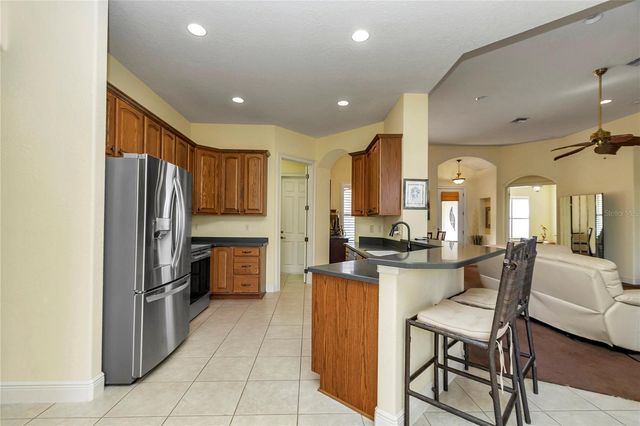 5203 GROVE MANOR, Lady Lake, FL 32159